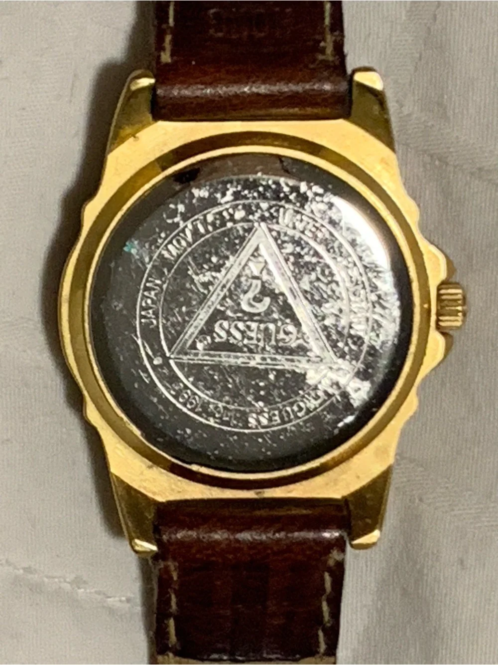 Vintage Guess Gold-Tone Ladies’ Watch with White Dial and Brown Leather Strap